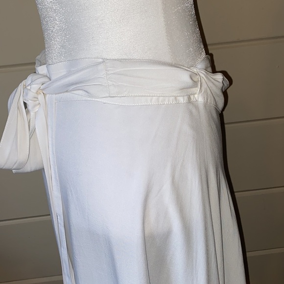 TYSA Wrap Skirt in Off White Size 2/3 - Picture 10 of 17